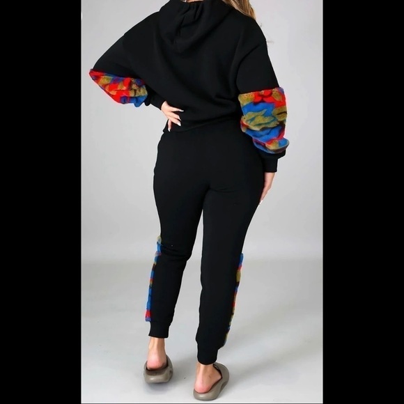 Faux Fur Elbow Patch Hoodie and Sweatpants Set. S/M - Picture 3 of 3